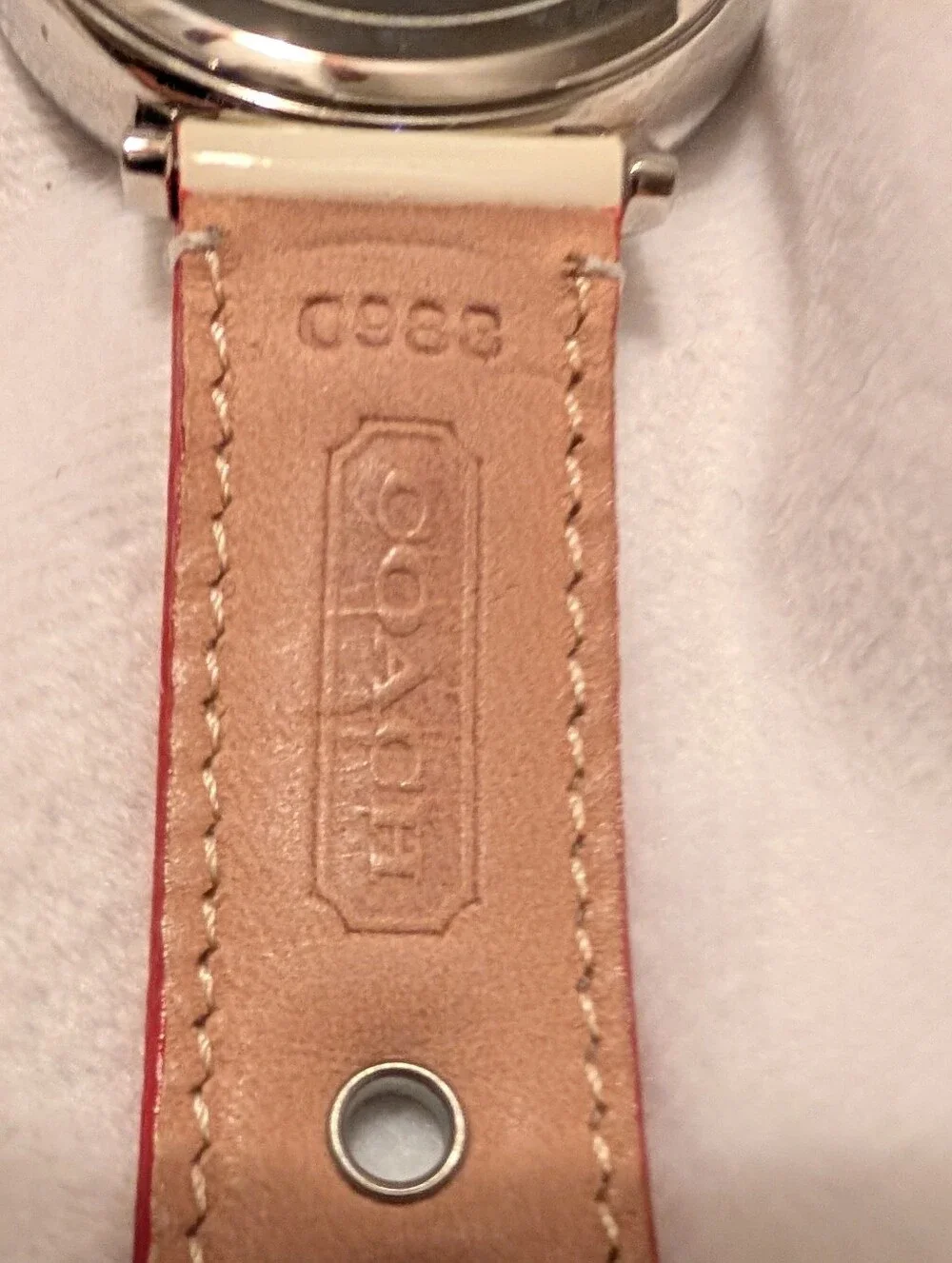 Coach Poppy Watch Graffiti Print Patent Band Red White VGUC